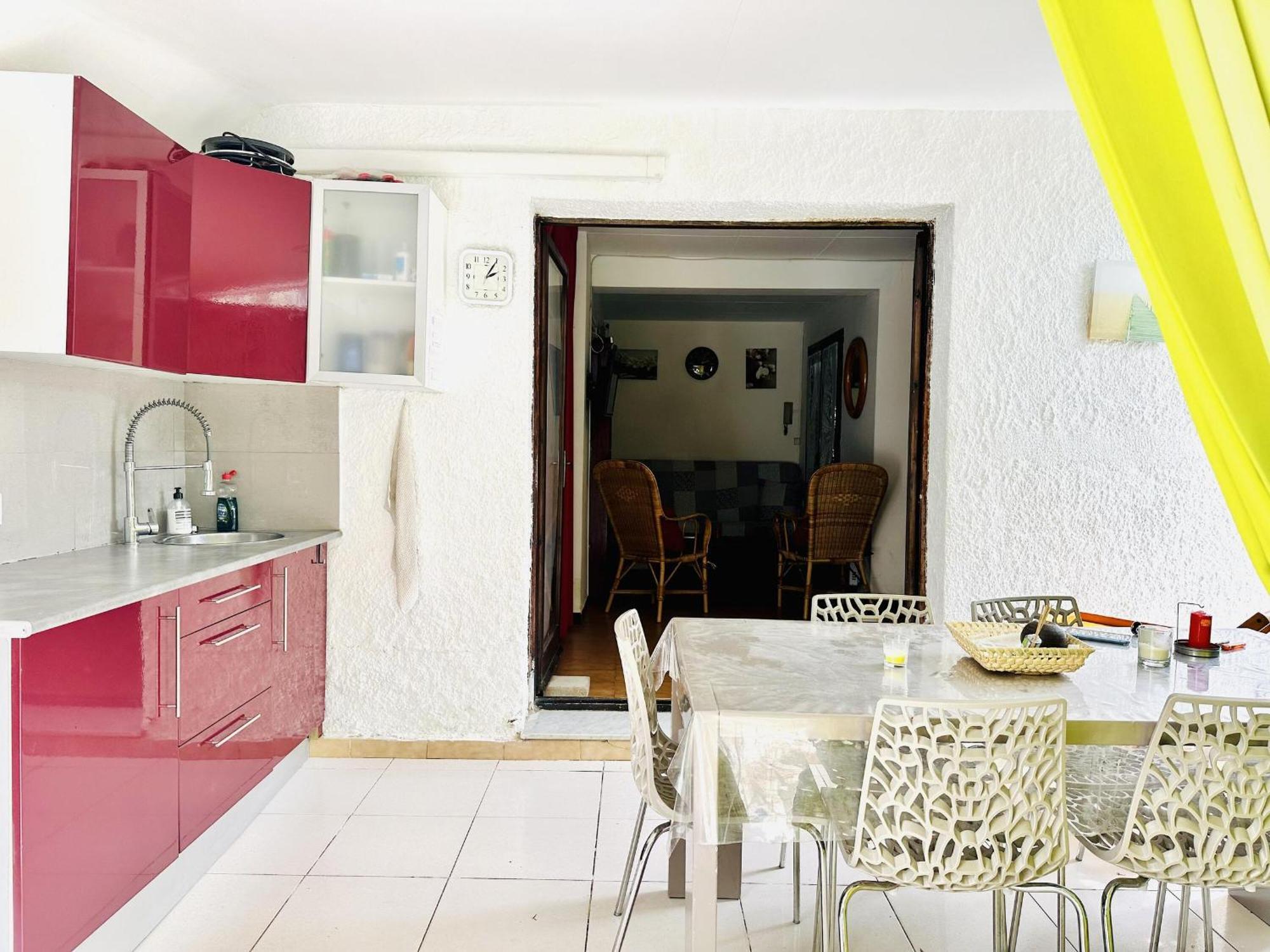5060- Casa Petite, En Zona Tranquila, A.a. Salon Y Piscina Comunitaria. - Es-258-150