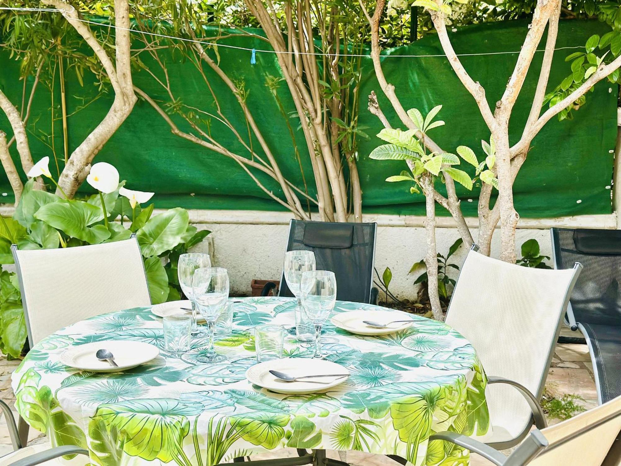 5060- Casa Petite, En Zona Tranquila, A.a. Salon Y Piscina Comunitaria. - Es-258-150